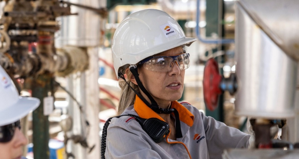 Worker with helmet